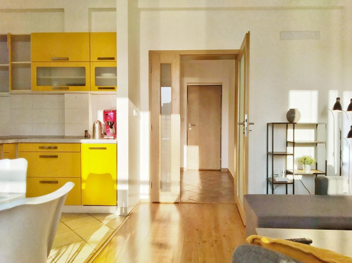 Yellow Apartment Ostrava Extérieur photo