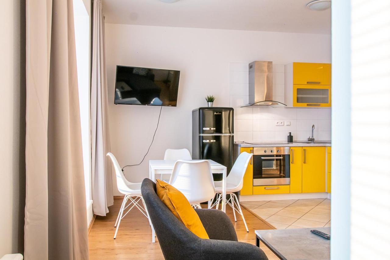 Yellow Apartment Ostrava Extérieur photo
