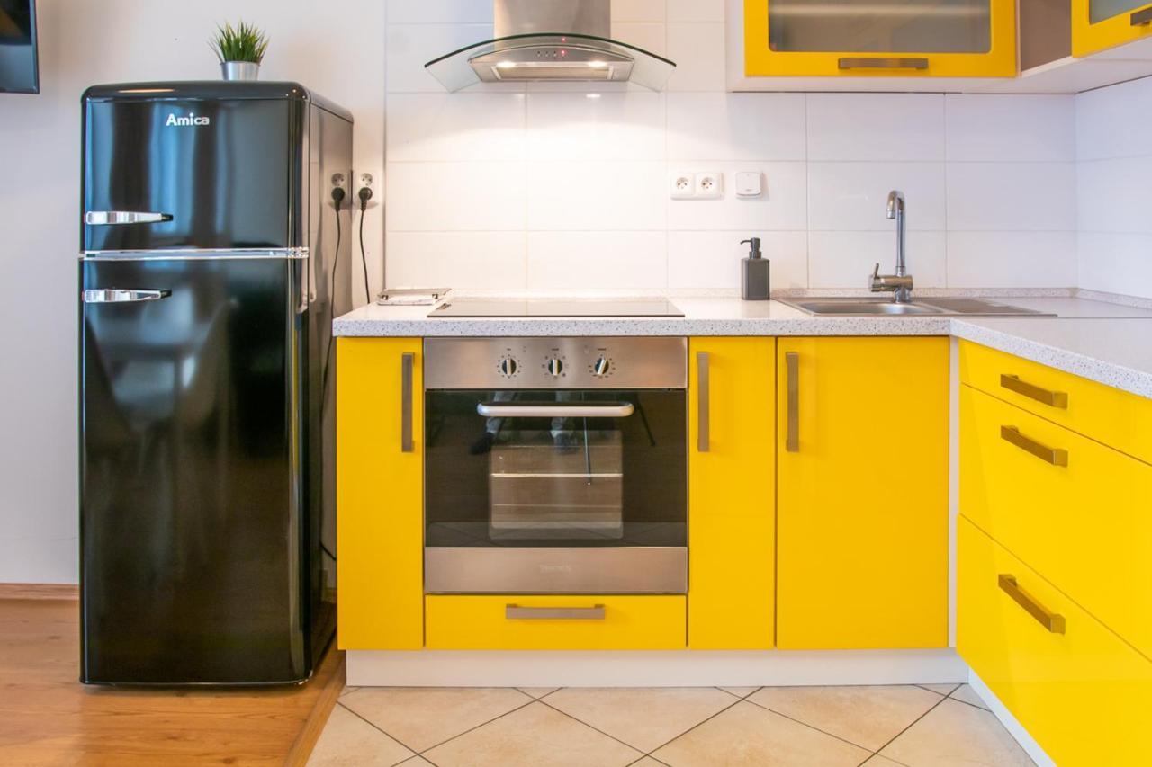 Yellow Apartment Ostrava Extérieur photo